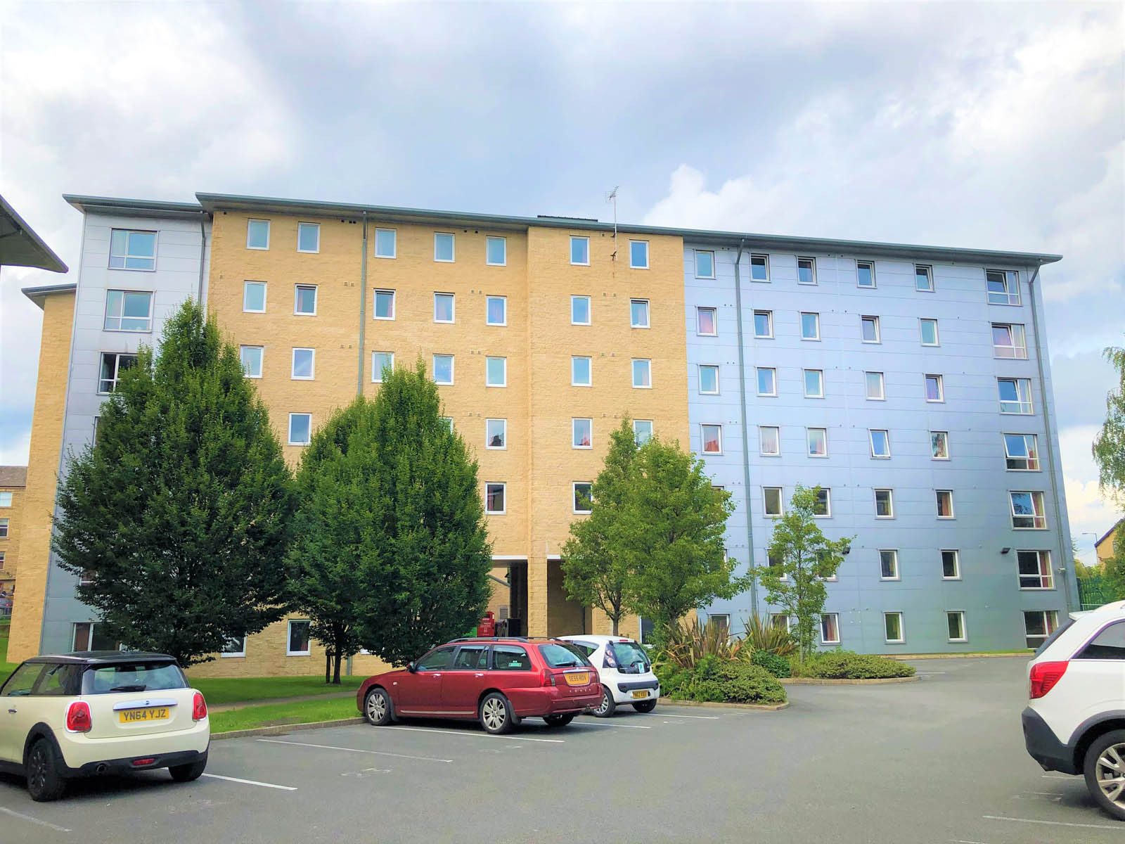 Premier EnSuite student 5 bed flat to rent on Great Horton Road