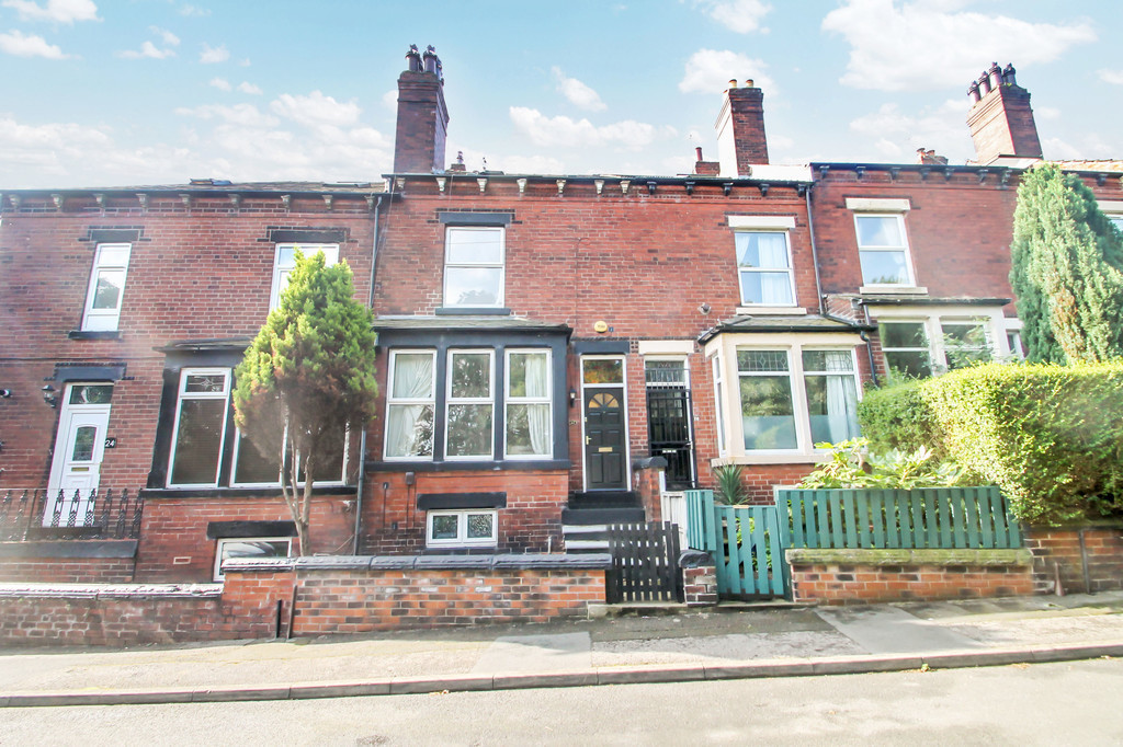 4 bed student house to rent on Armley Park Road, Leeds, LS12 2PG StuRents