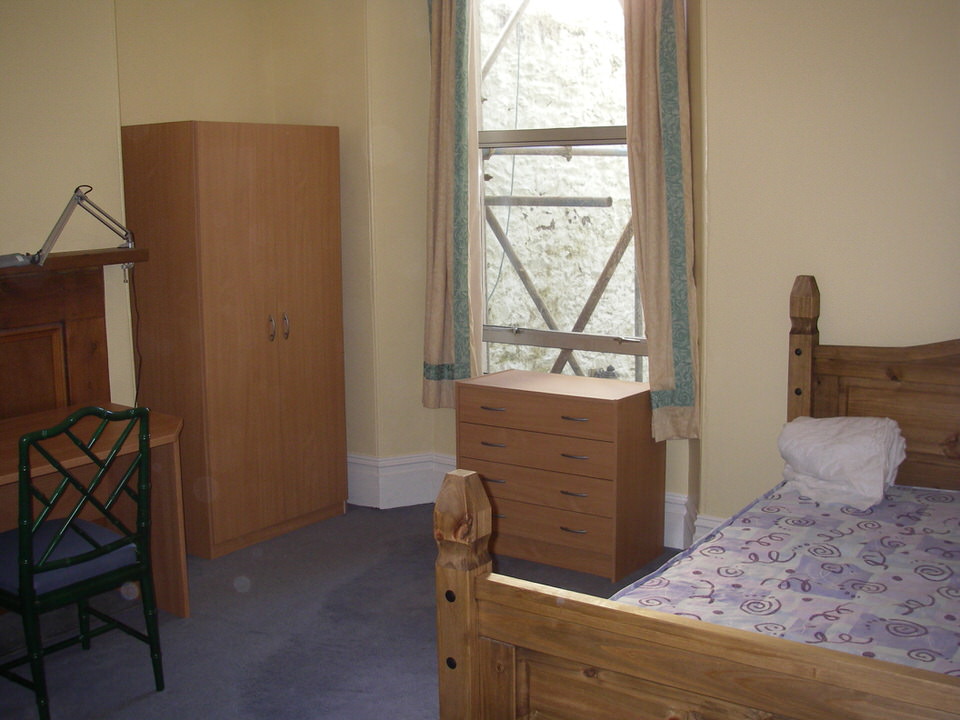 4 bed student house to rent on Greenbank Ave, Plymouth, PL4 8PU StuRents