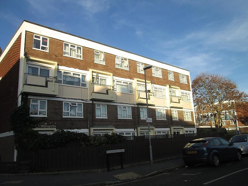 Student studio flat to rent on Sackville Street, Portsmouth, PO5 4AR