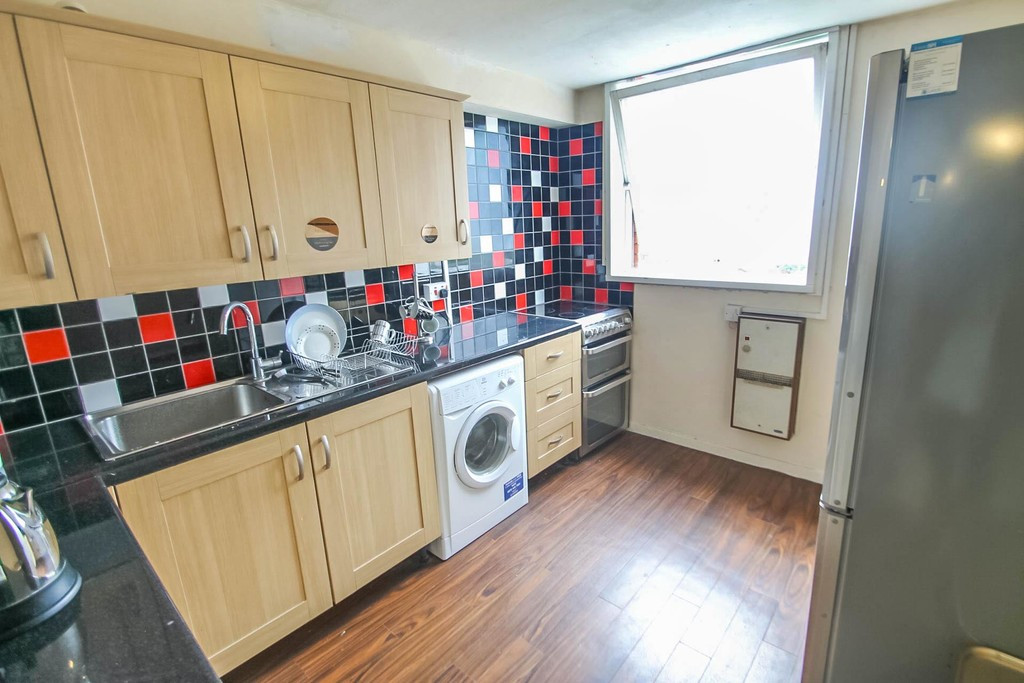 2 bed student house to rent on Oatland Court, Leeds, LS7 1SE | StuRents