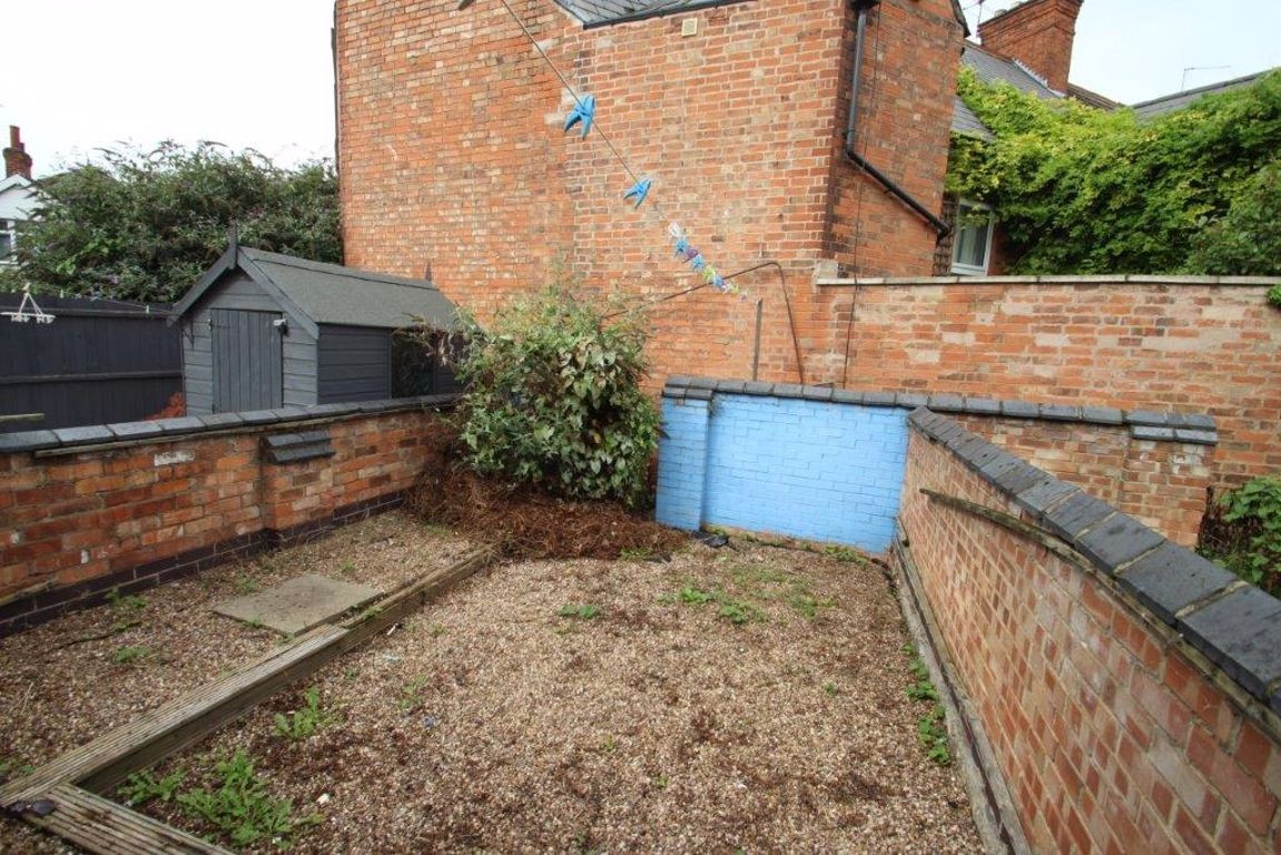 5 bed student house to rent on Kirby Road, Leicester, LE3 6BD StuRents