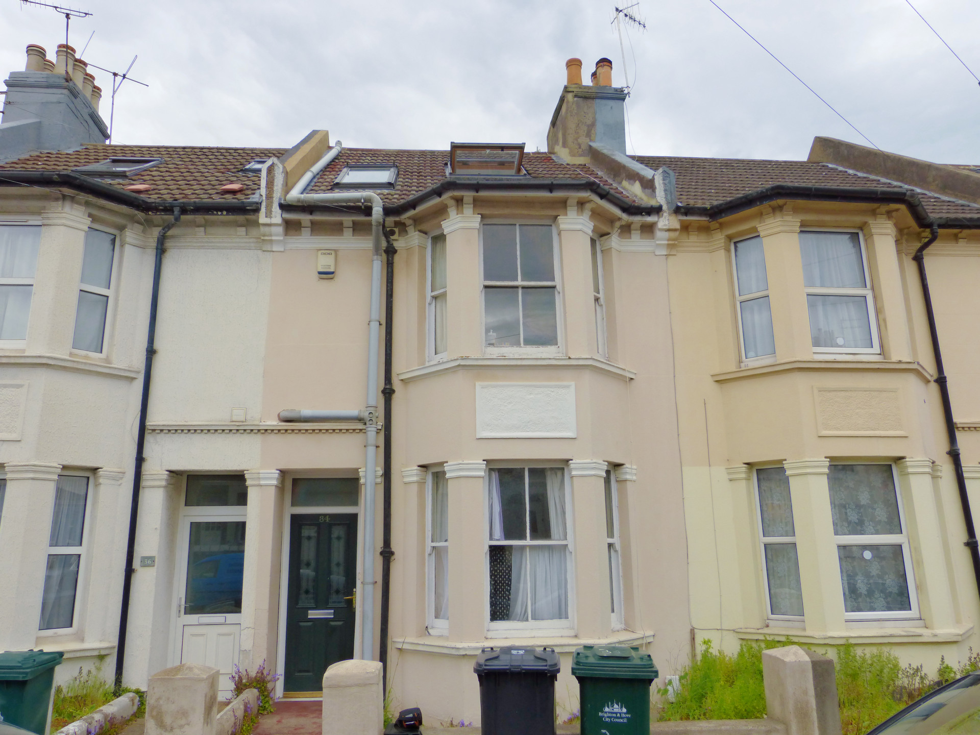 6 bed student house to rent on Roedale Road, Brighton, BN1 7GB StuRents