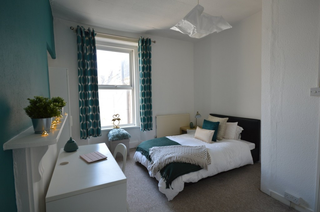 9 bed student house to rent on St Judes Road, Plymouth, PL4 8RU StuRents