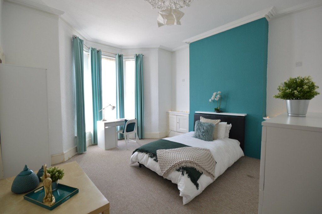 9 bed student house to rent on St Judes Road, Plymouth, PL4 8RU StuRents