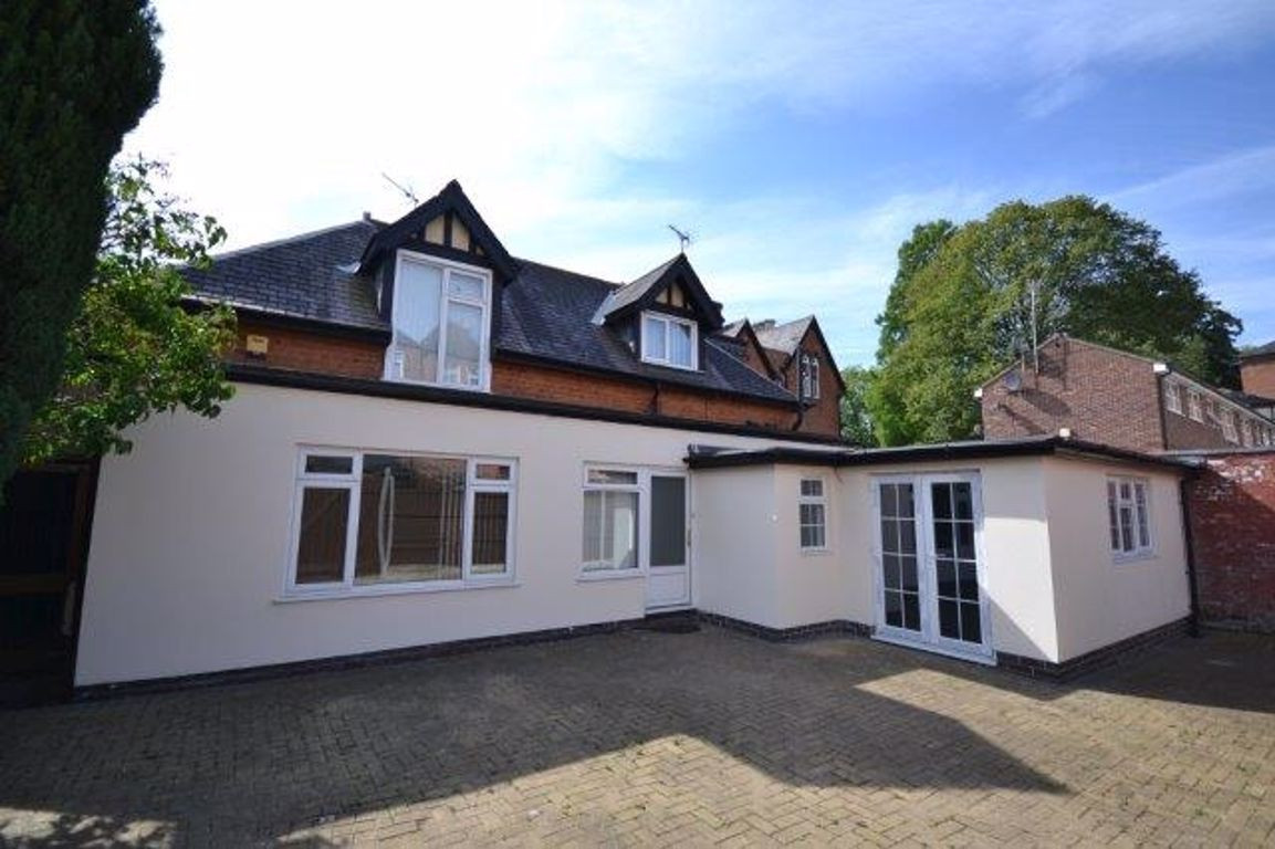 4 bed student house to rent on Elmfield Avenue, Leicester, LE2 1RB StuRents