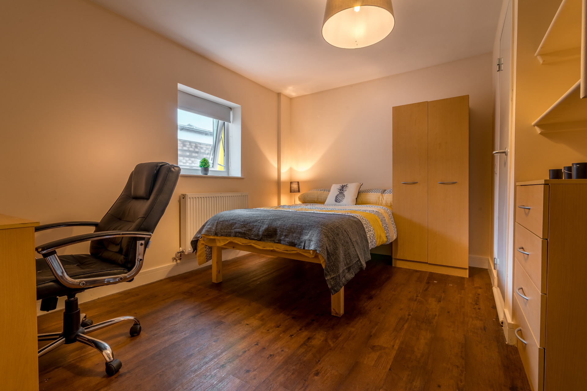 Apartment student 3 bed flat to rent on Beverley Road, Hull, HU5 1LA