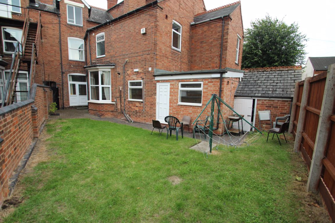 6 bed student house to rent on Queens Road, Leicester, LE2 1WQ StuRents