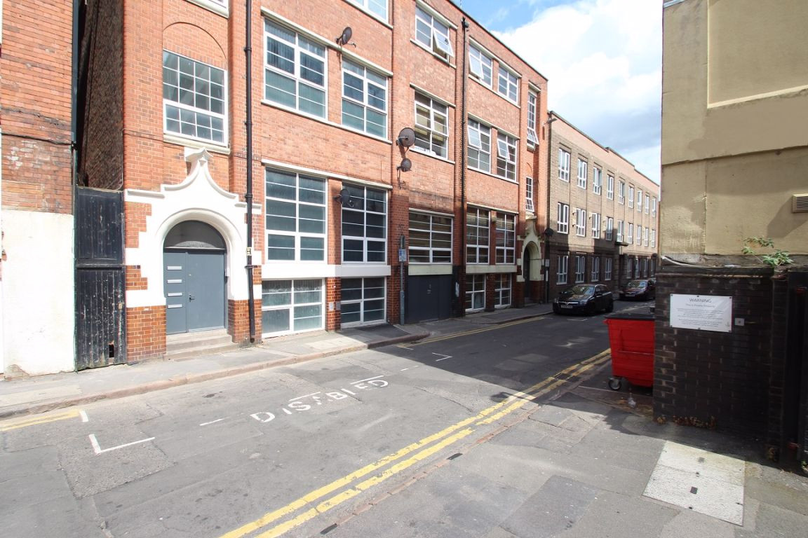 3 bed student house to rent on Albion Street, Leicester, LE1 6GB StuRents