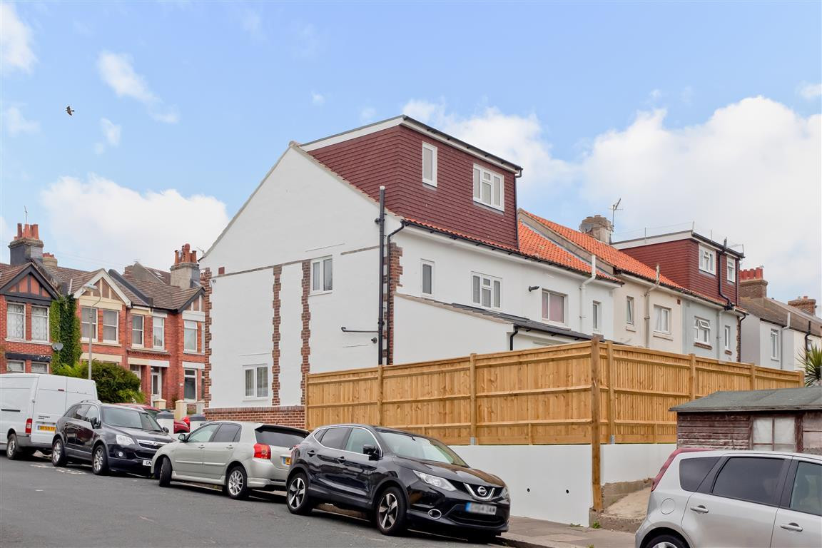 6 bed student house to rent on Hollingdean Terrace, Brighton, BN1 7HA