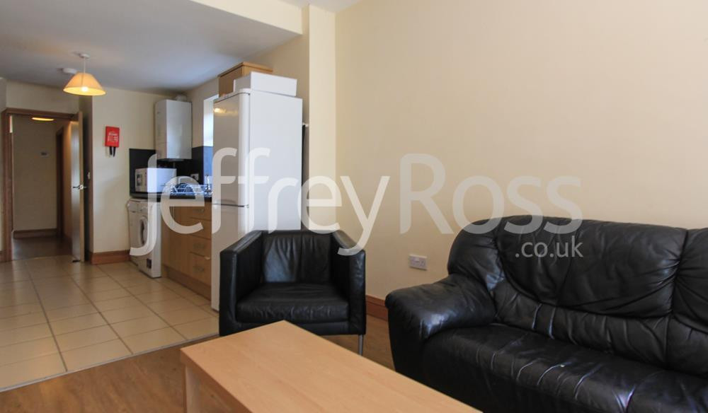 6 bed student house to rent on Treorchy Street, Cardiff, CF24 4JP