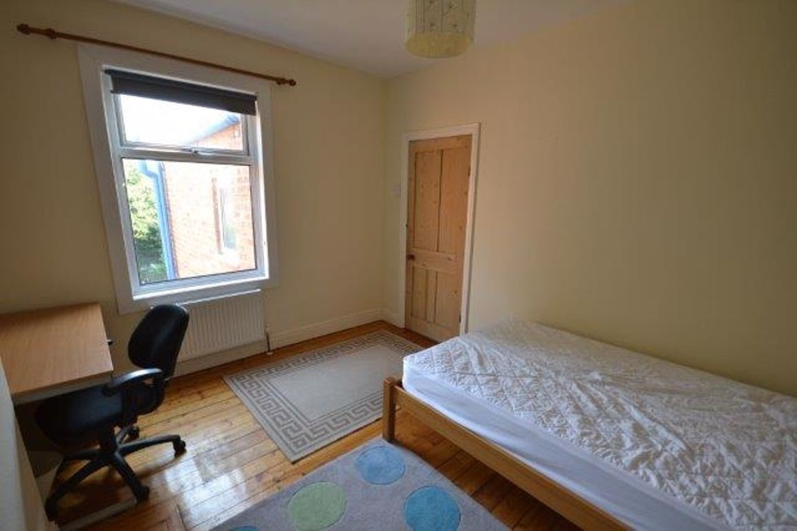 2 bed student house to rent on Avenue Road Extension, Leicester, LE2