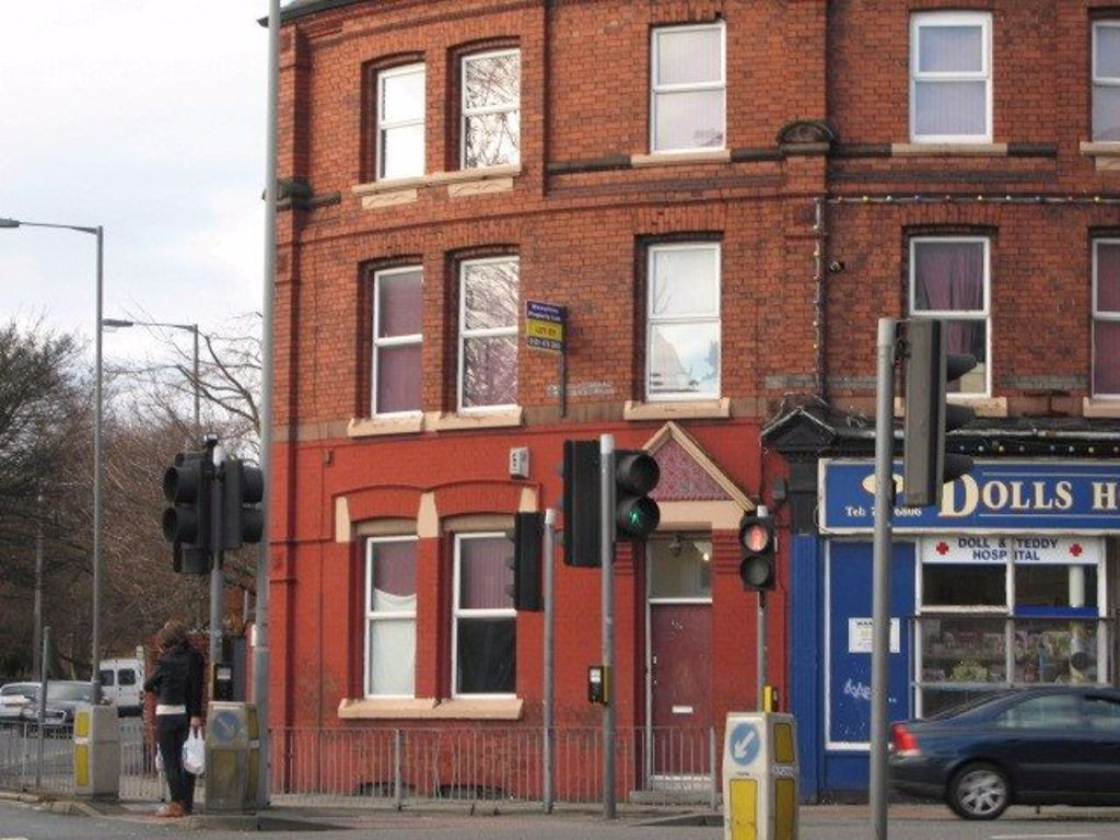 8 bed student house to rent on Ullet Road, Liverpool, L17 2AB StuRents