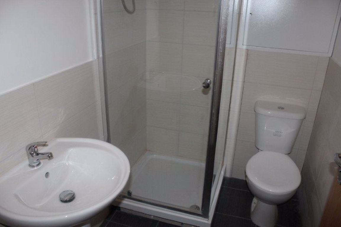 6 bed student house to rent on Vauxhall Road, Liverpool, L3 6BL StuRents