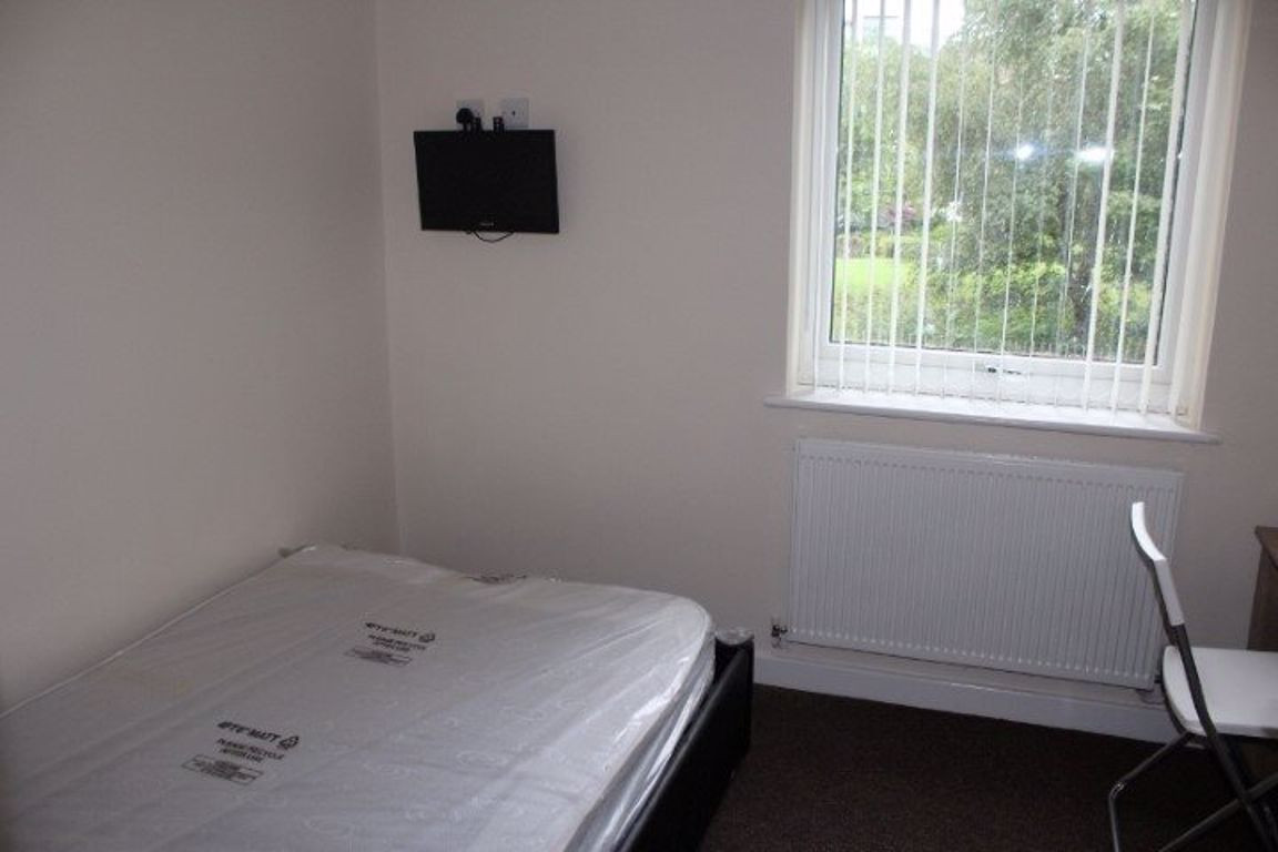 6 bed student house to rent on Vauxhall Road, Liverpool, L3 6BL StuRents