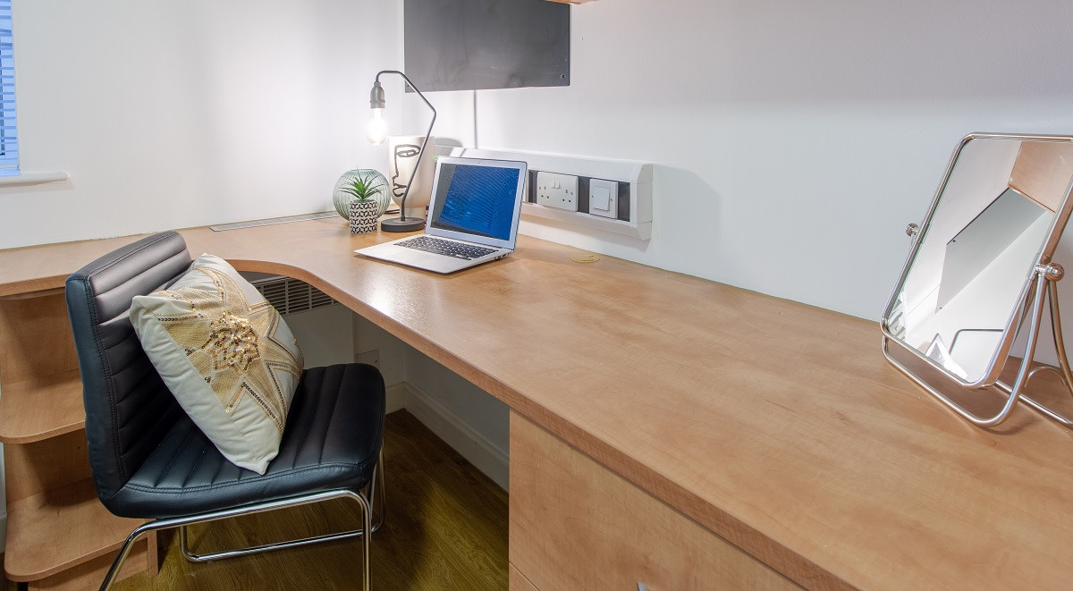 Classic Ensuite student 1 bed flat to rent on Cowley Bridge Road