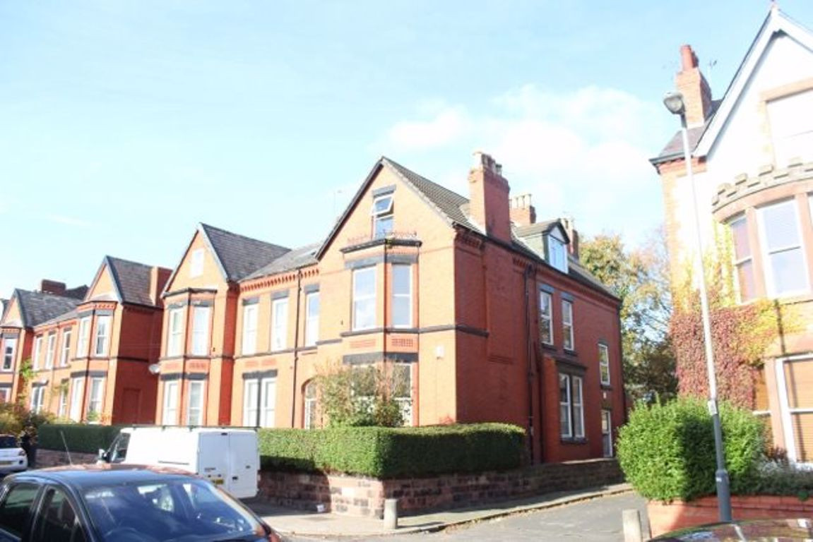 9 bed student house to rent on Arundel Avenue, Liverpool, L17 3BY