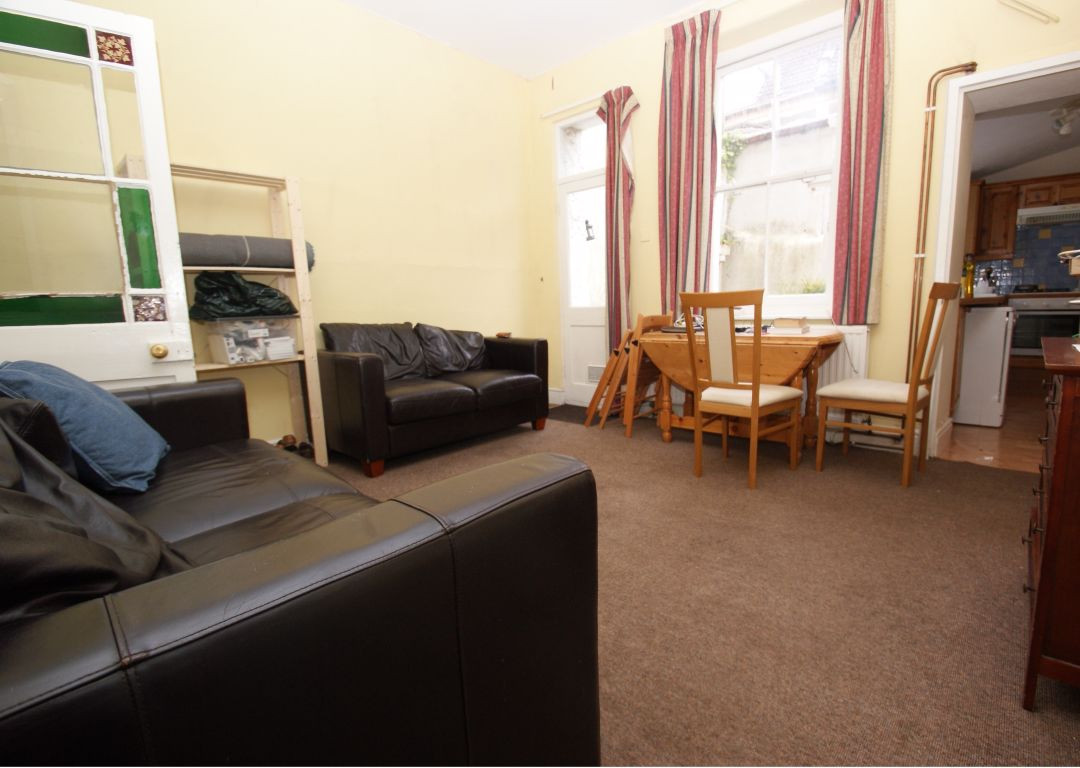 6 bed student house to rent on Sunningdale, Bristol, BS8 2NF StuRents
