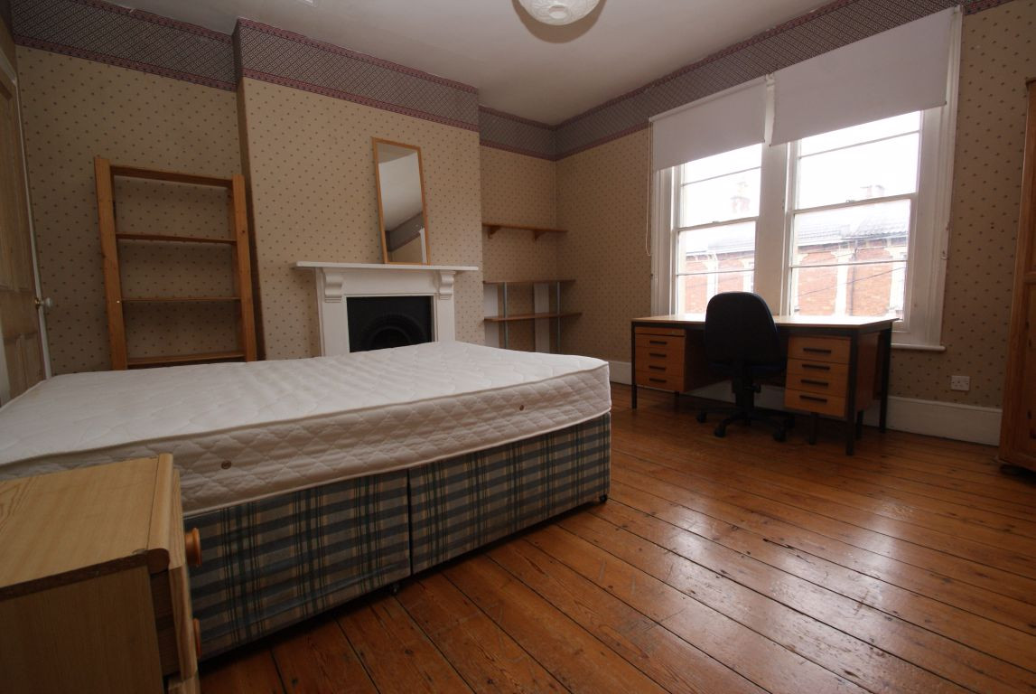 6 bed student house to rent on Sunningdale, Bristol, BS8 2NF StuRents