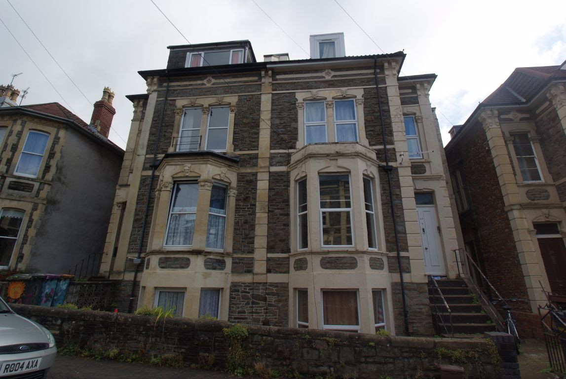 4 bed student house to rent on Collingwood Road Upper Mais, Bristol