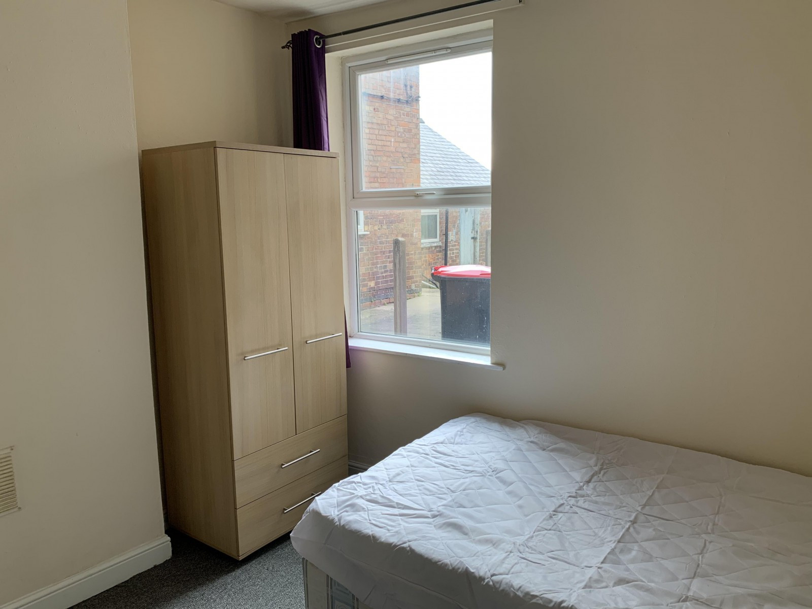 6 bed student house to rent on Broadgate, Nottingham, NG9 2GG StuRents
