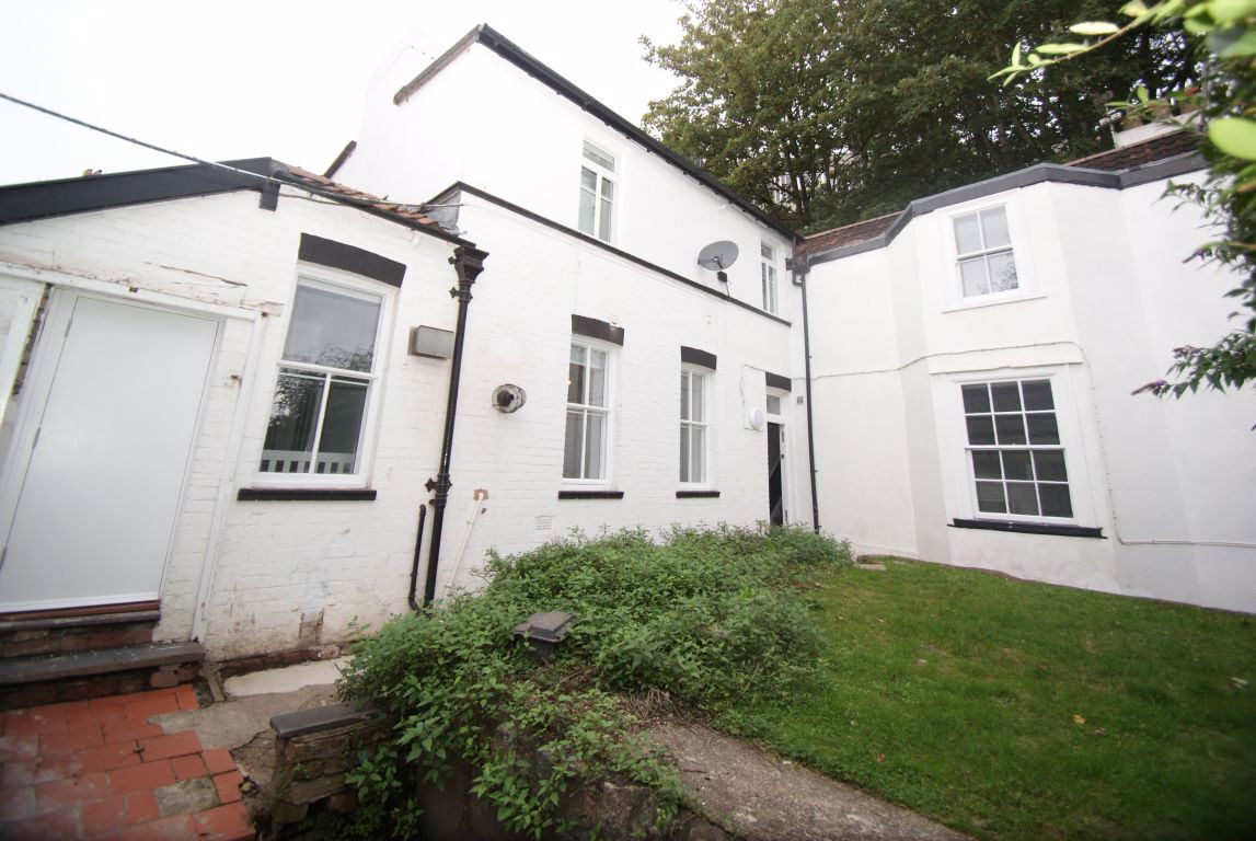 6 bed student house to rent on Horfield Road, Bristol, BS2 8EA StuRents