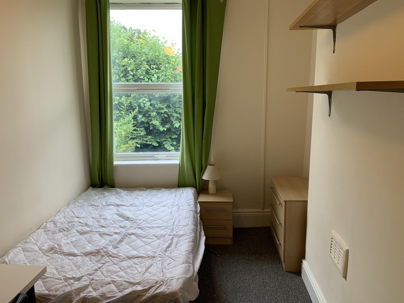 6 bed student house to rent on Broadgate, Nottingham, NG9 2GG StuRents