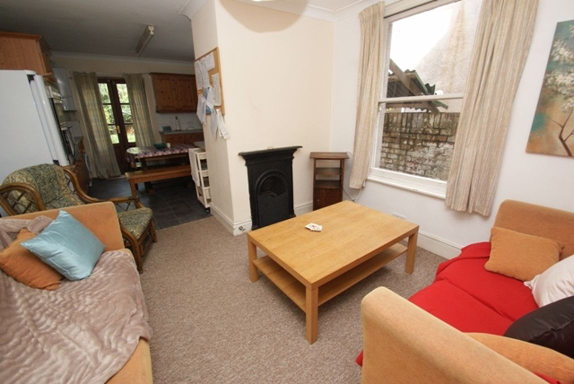 6 bed student house to rent on Alfred Hill, Bristol, BS2 8HN StuRents