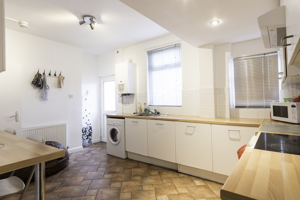 5 bed student house to rent on Street, Nottingham, NG3 1HL