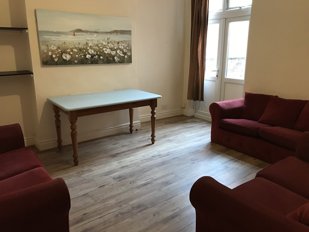 5 bed student house to rent on Glenfield Road, Leicester, LE3 6AU