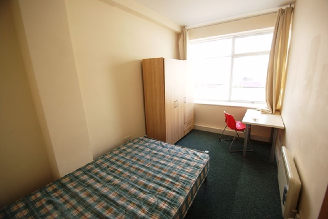 2 bed student house to rent on Flat, Bristol, BS1 1BU StuRents