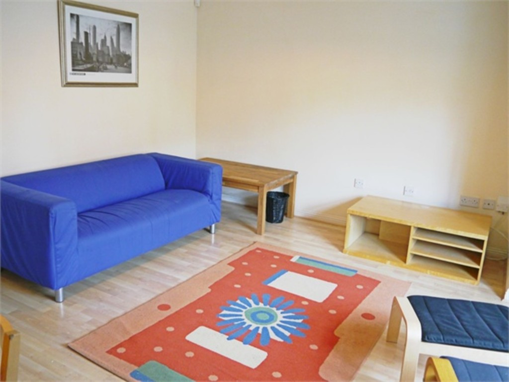 2 bed student house to rent on Boleyn Court, Nottingham, NG7 4GD StuRents