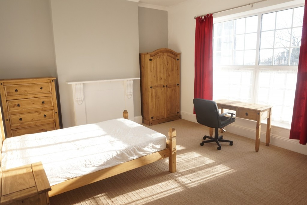 6 bed student house to rent on Greenbank Terrace, Plymouth, PL4 8QF