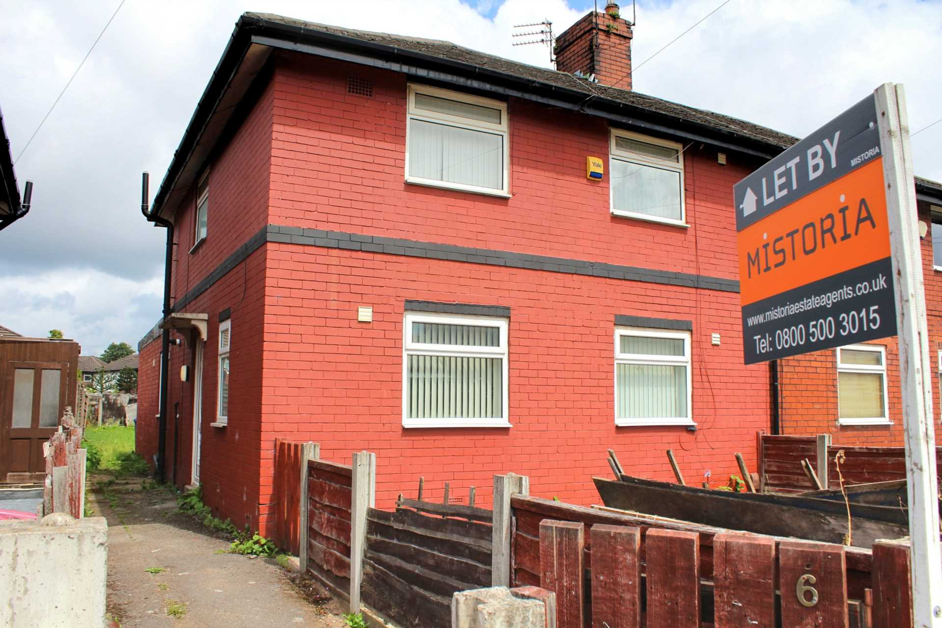 6 bed student house to rent on Tootal Grove, Salford, M6 8DN StuRents