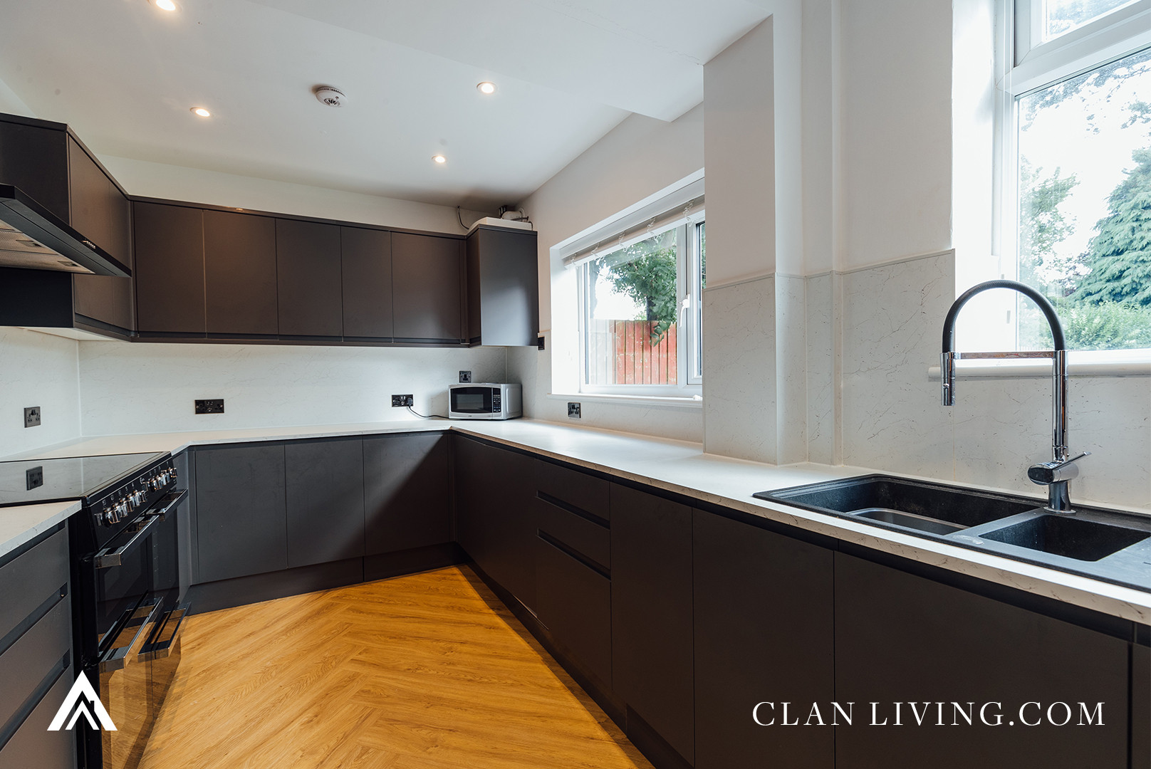 6 bed student house to rent on Holt Drive, Loughborough, LE11 3JA StuRents