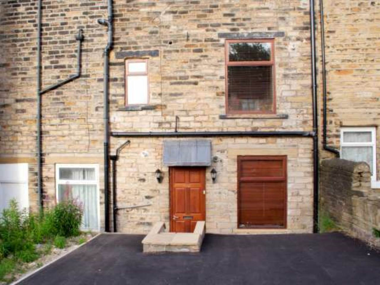 1 bed student house to rent on Newsome Road, Huddersfield, HD4 6NY