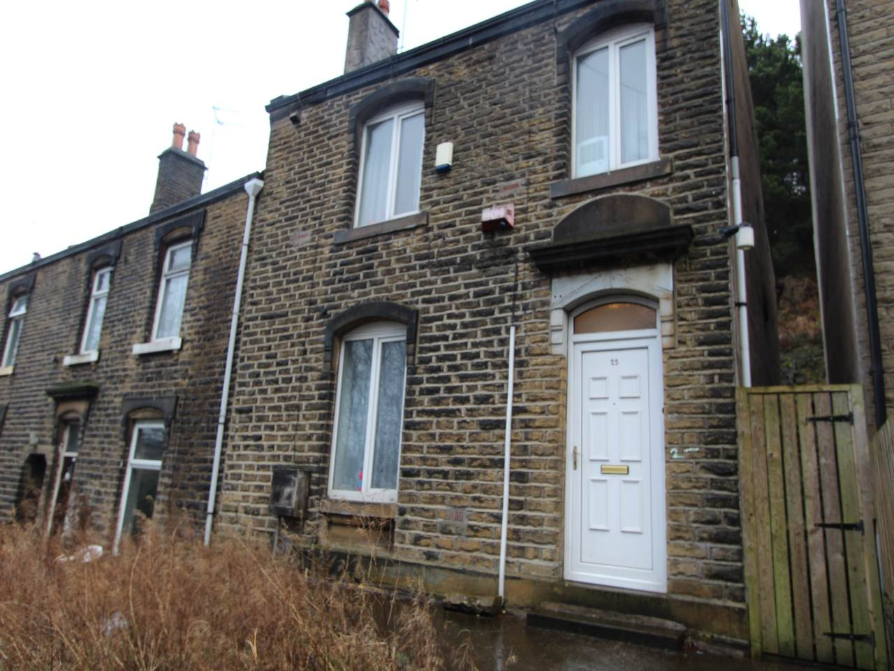 3 bed student house to rent on Whitehead Lane, Huddersfield, HD4 6AE