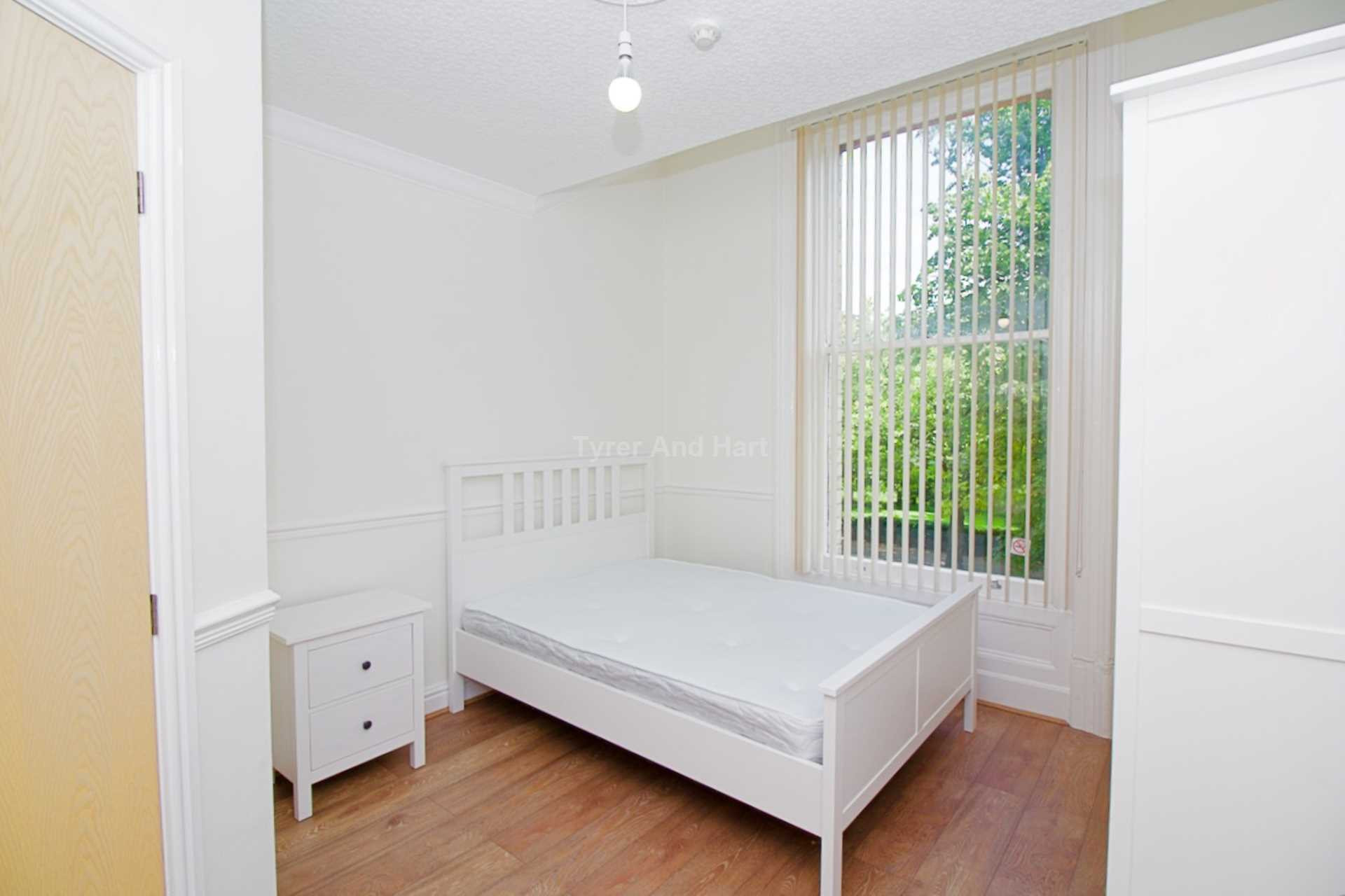 Student studio flat to rent on Aigburth Drive, Liverpool, L17 4JQ