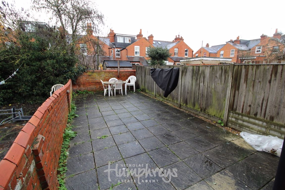 6 bed student house to rent on Norris Road, Reading, RG6 1NJ StuRents