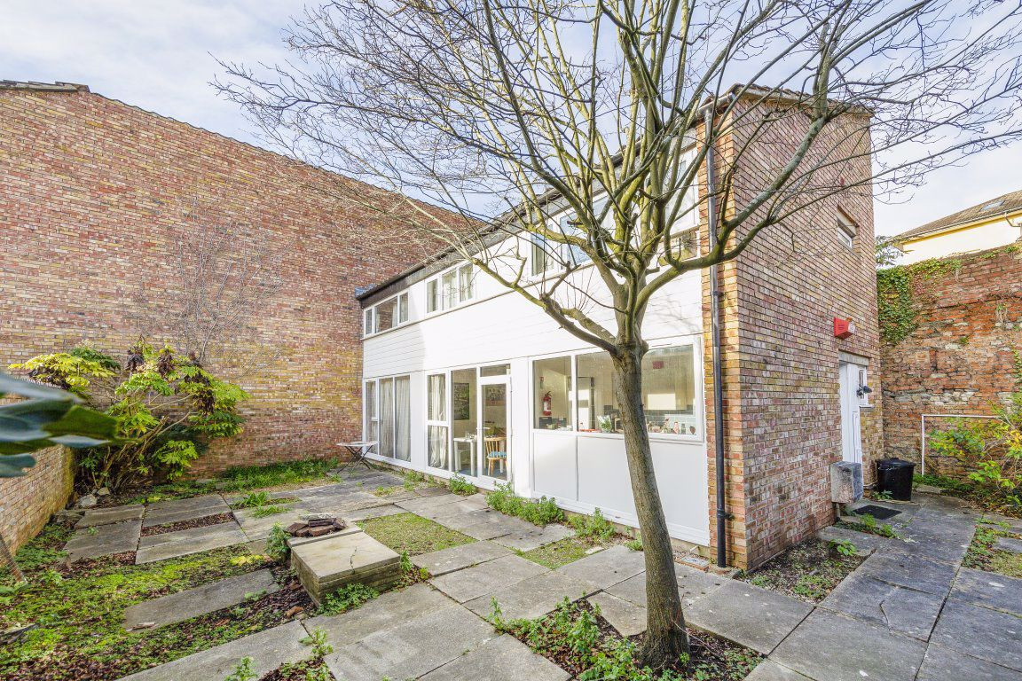 4 bed student house to rent on High Kingsdown, Bristol, BS2 8ER StuRents