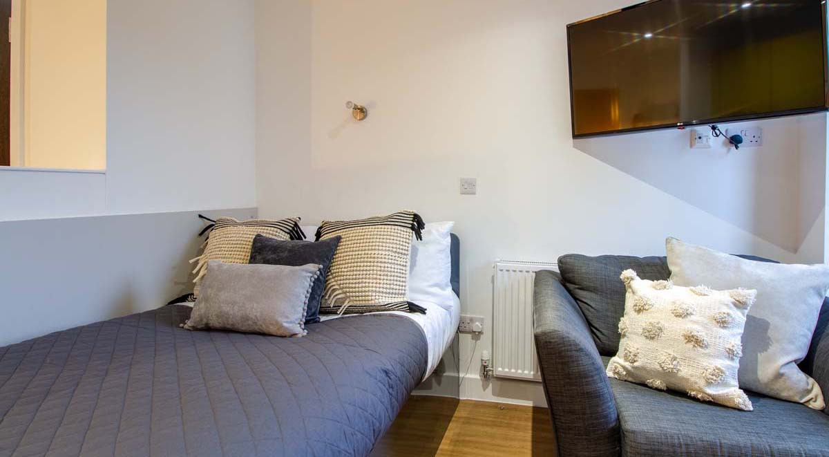 Classic Studio student flat to rent on Ilkeston Road, Canning Circus