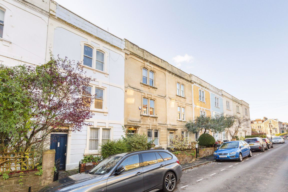 6 bed student house to rent on Roslyn Road, Bristol, BS6 6NN StuRents