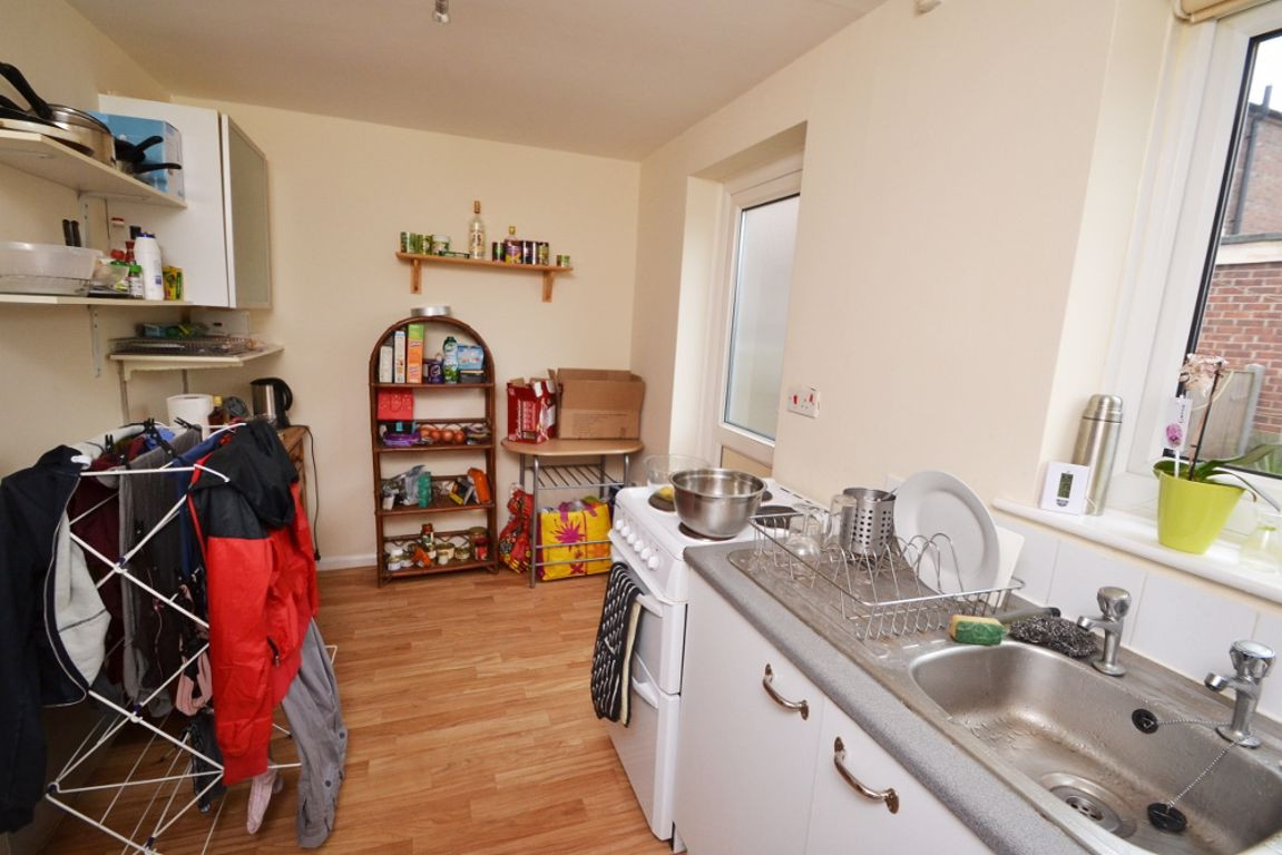 2 bed student house to rent on Bunting Street, Nottingham, NG7 2LD