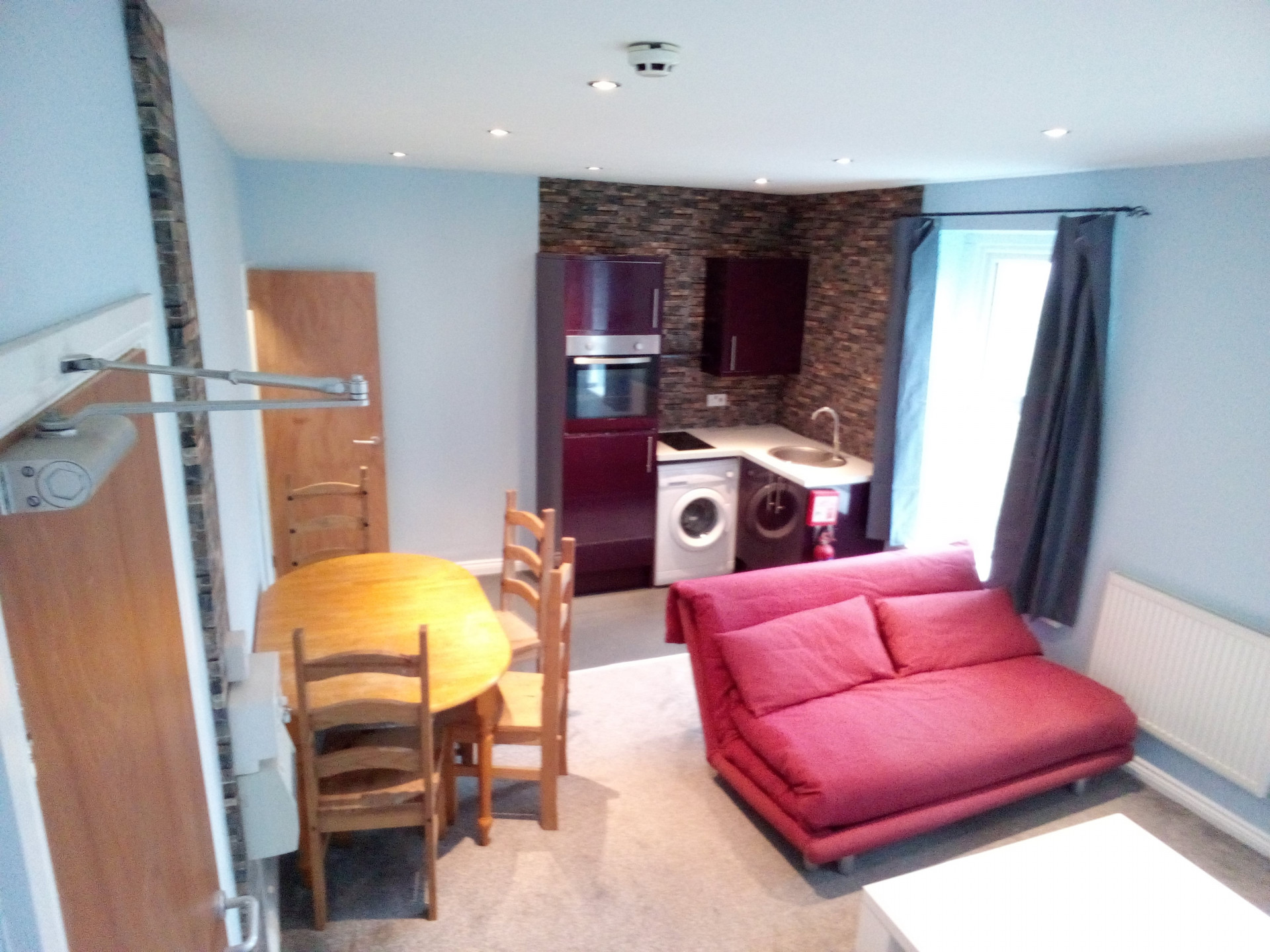 Student studio flat to rent on City Centre, Swansea, SA1 5DN StuRents