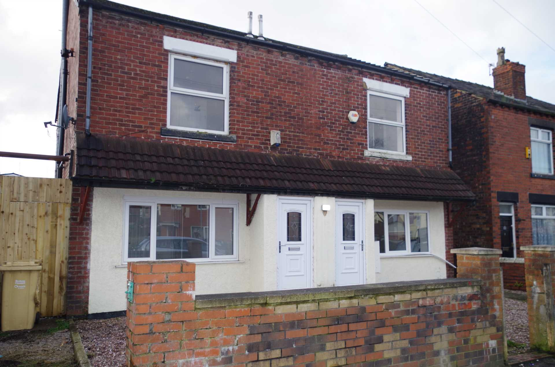 5 bed student house to rent on 32 Victory Road, Little Lever, BL3 1QY