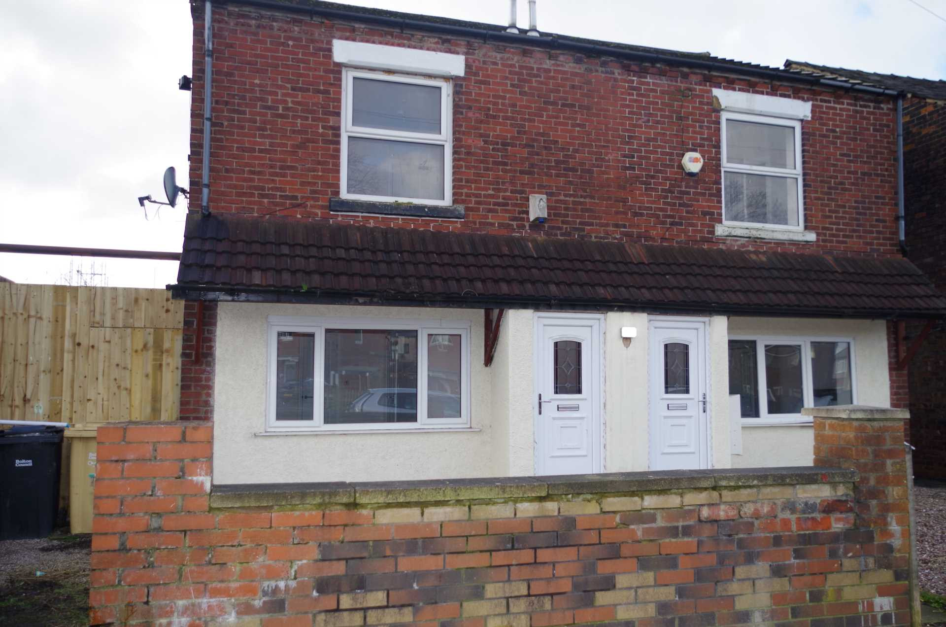 5 bed student house to rent on 32 Victory Road, Little Lever, BL3 1QY