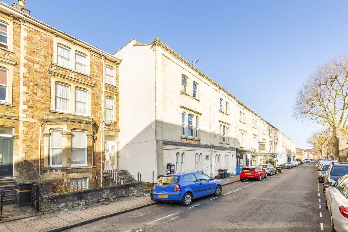 5 bed student house to rent on Alma Vale Road, Bristol, BS8 2HY StuRents