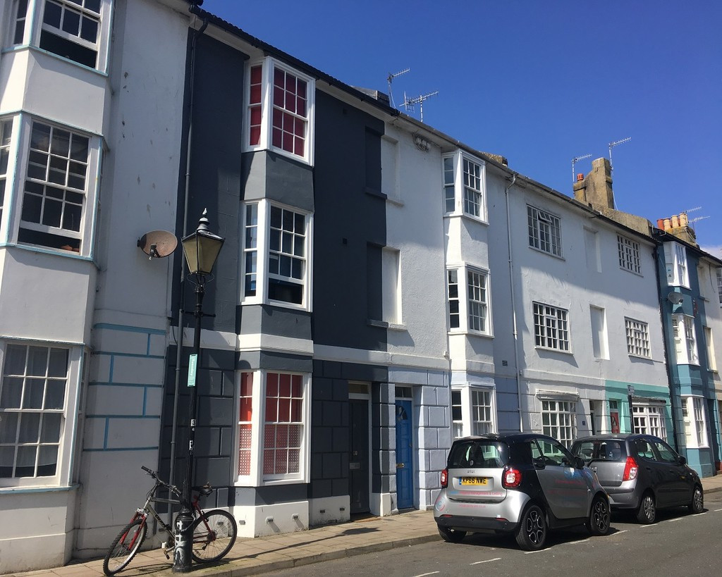 6 bed student house to rent on Over Street, Brighton, BN1 4EE StuRents