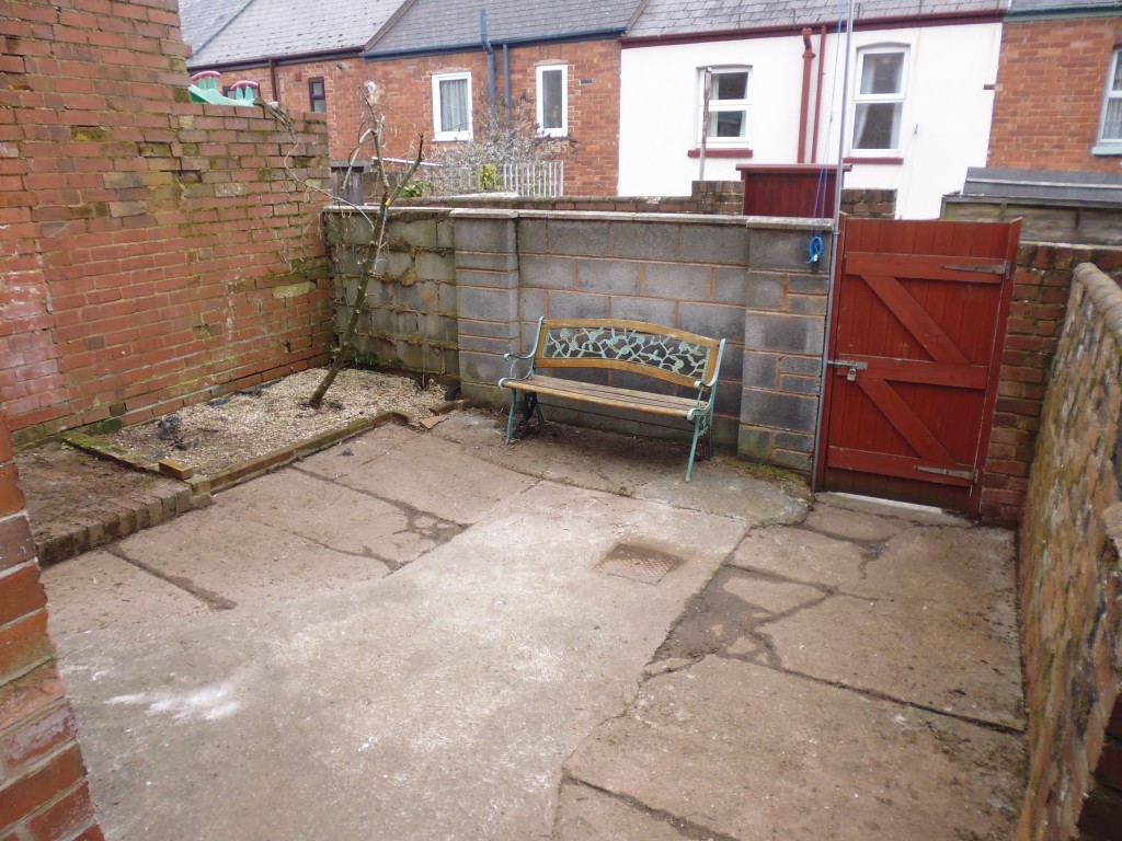 3 bed student house to rent on East Wonford Hill, Exeter, EX1 3BZ