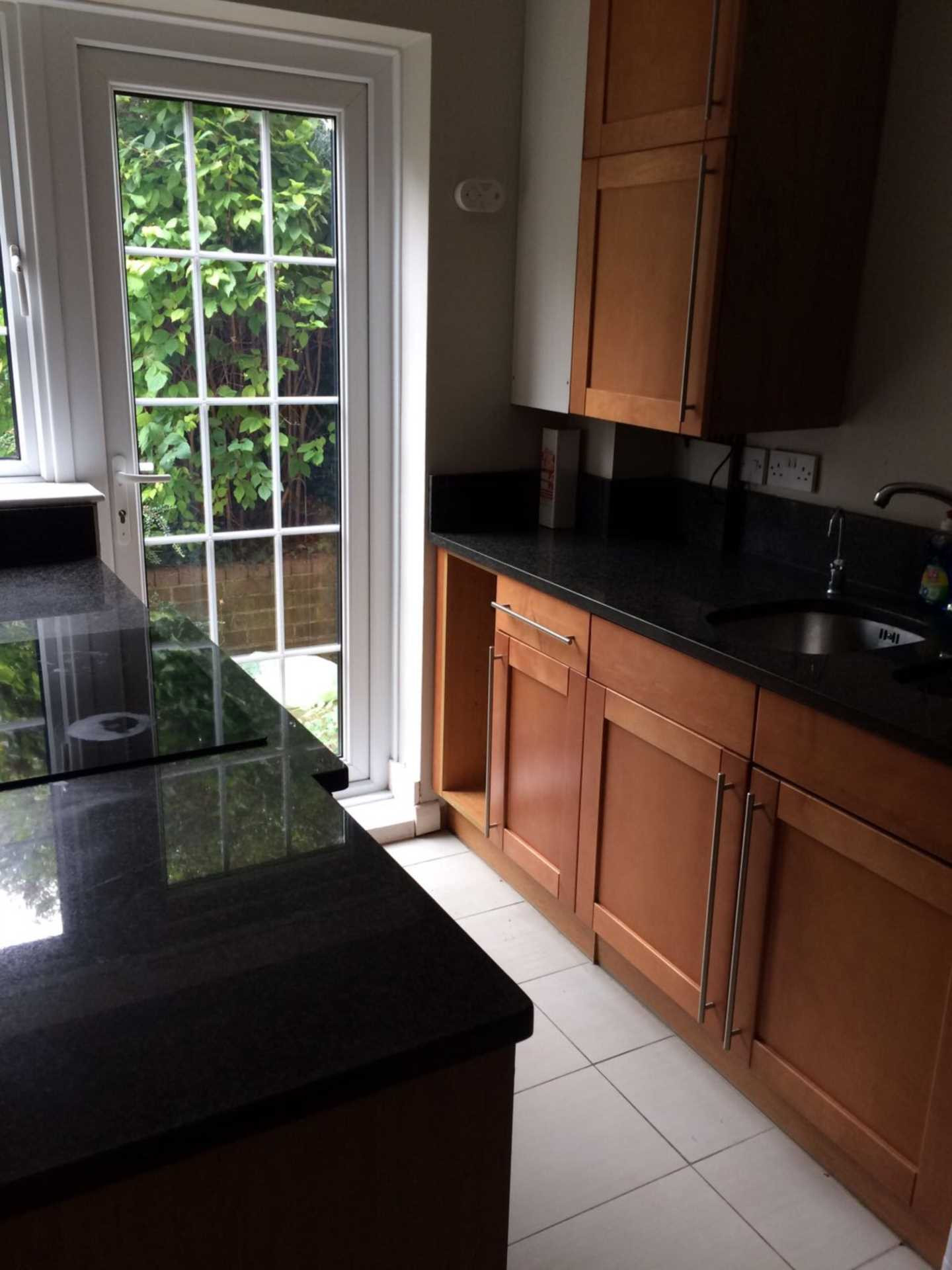 3 bed student house to rent on Broadacres, Guildford, GU3 3BB StuRents